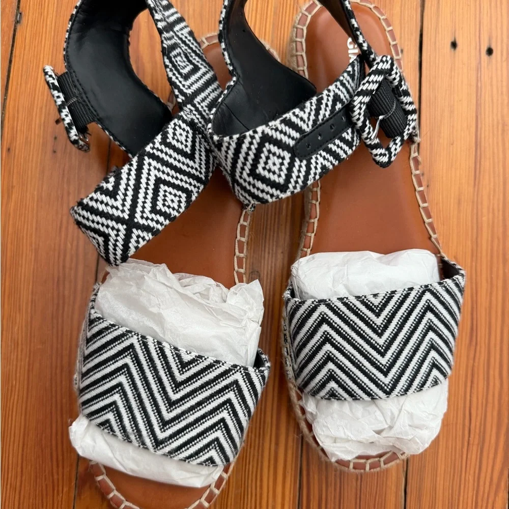 Gianni Bini Espadrilles NWOT